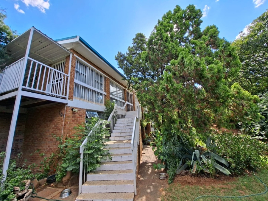 6 Bedroom Property for Sale in Heuwelsig Free State